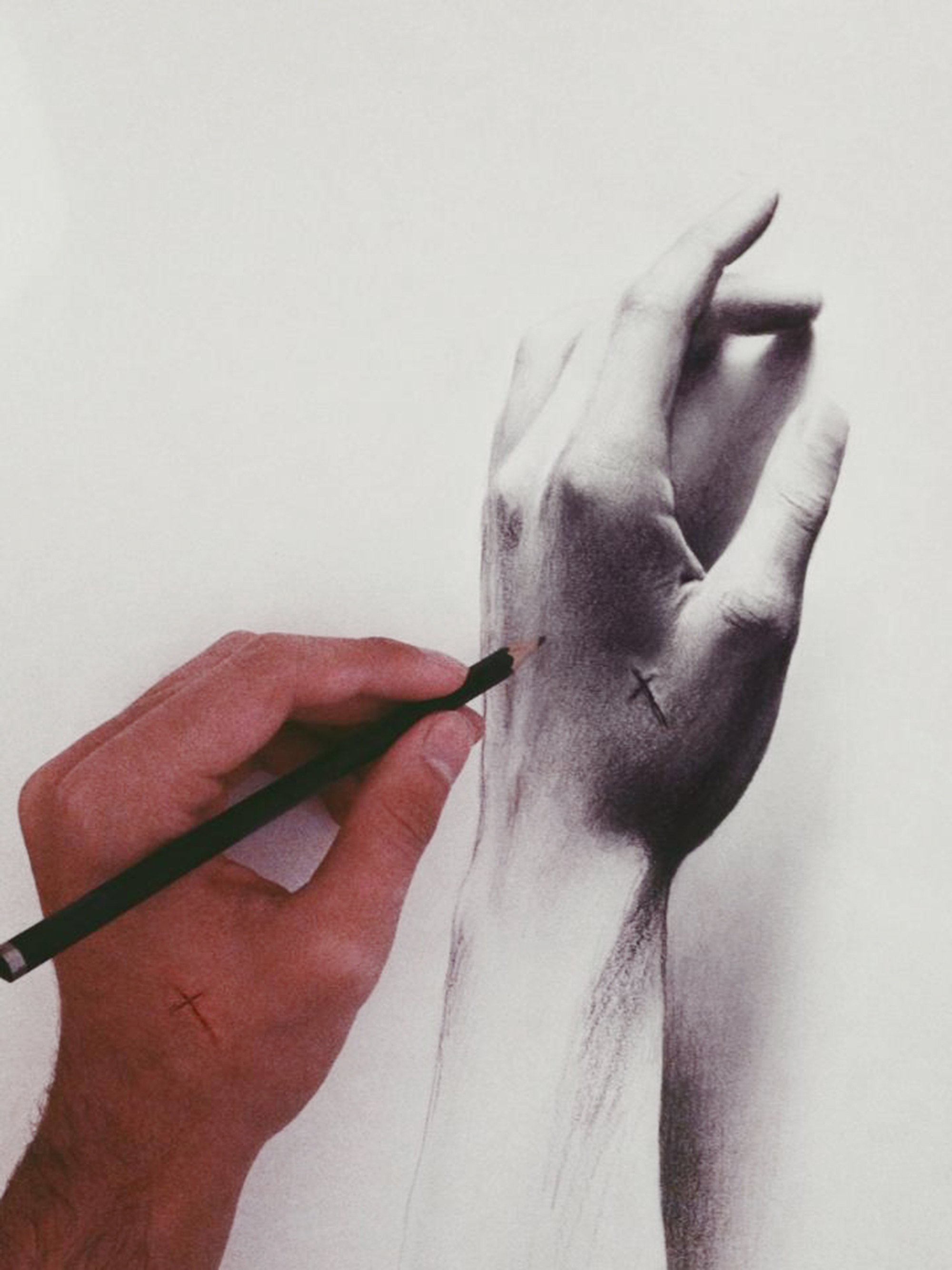 MY_HANDS_ARTWORK_DRAWING_TONI_MAHFUD_WEB_04